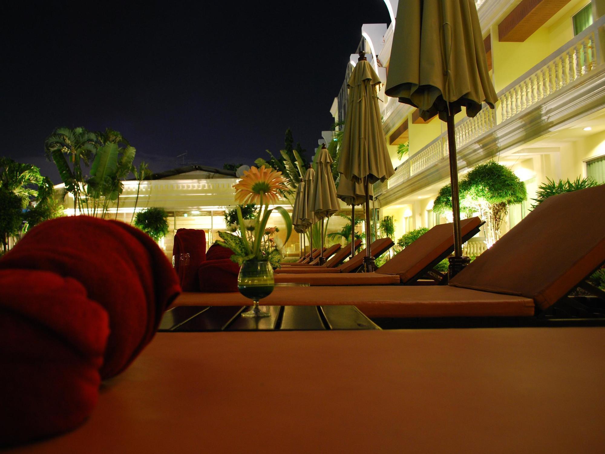 Windmill Resort Hotel Pattaya Exterior foto