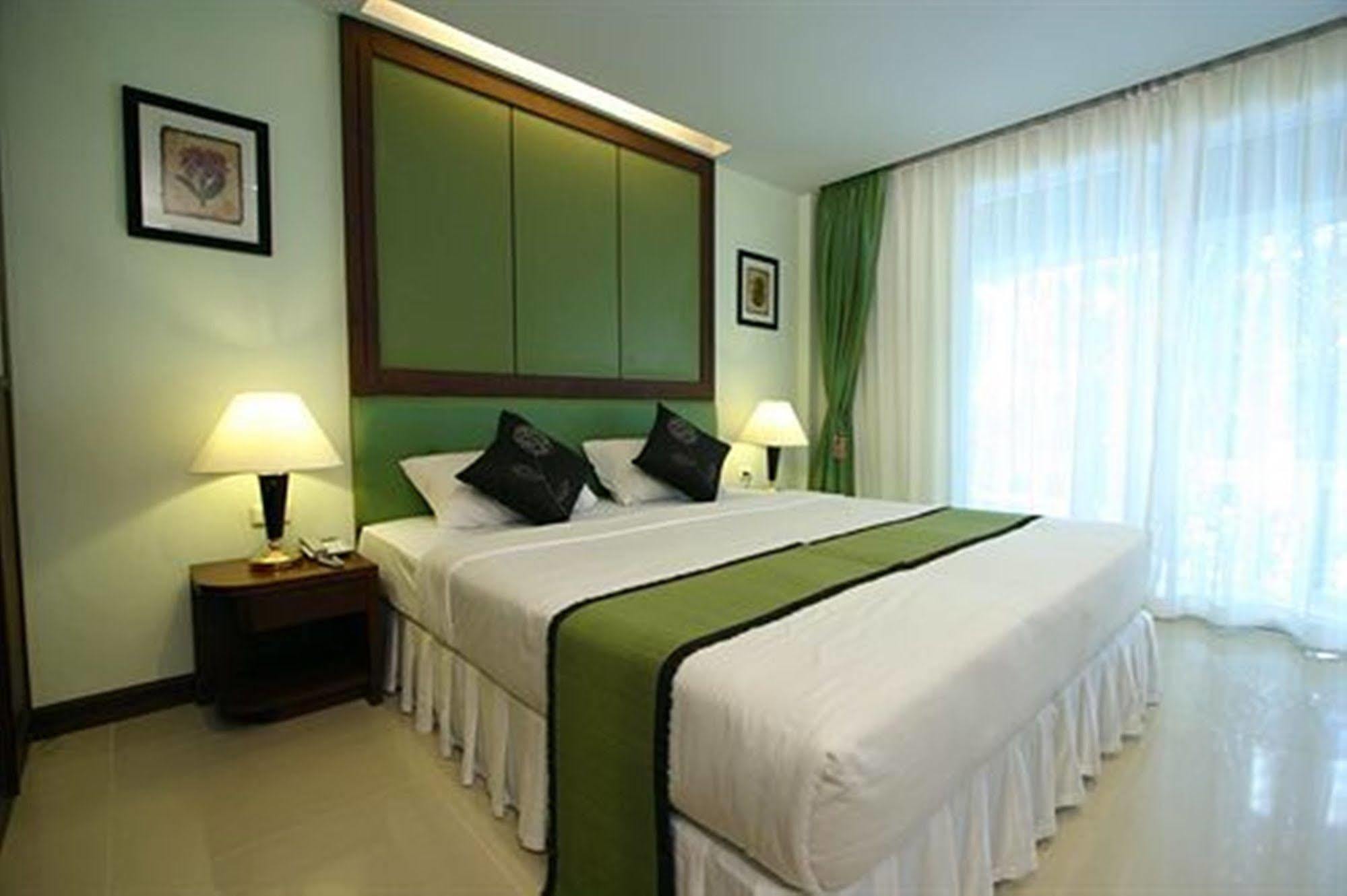 Windmill Resort Hotel Pattaya Exterior foto