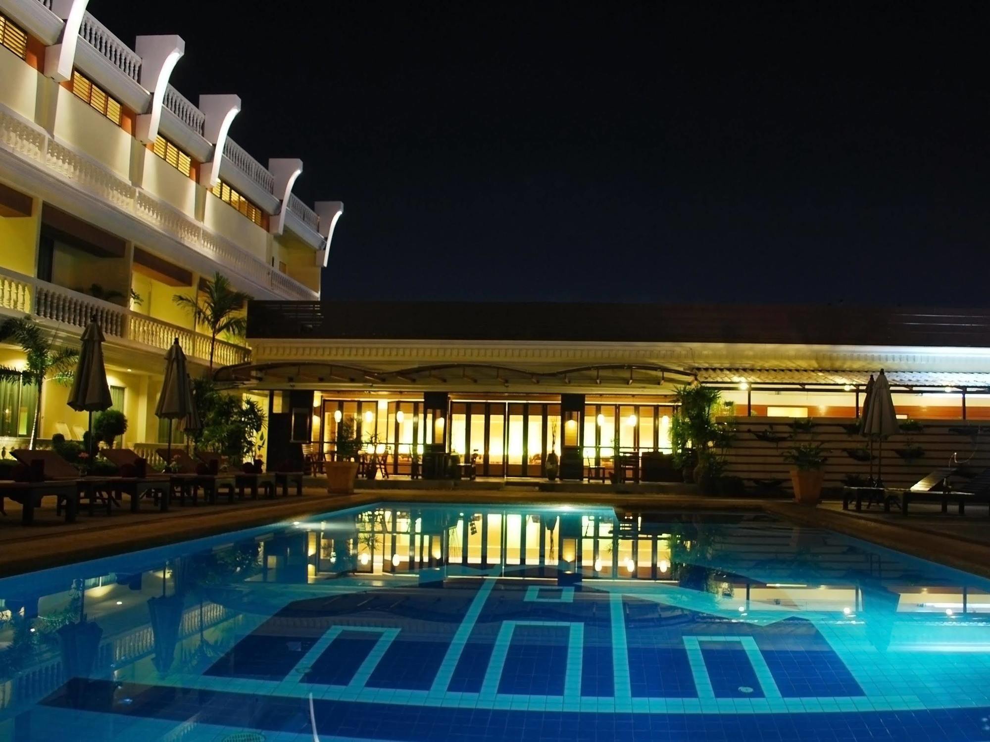 Windmill Resort Hotel Pattaya Exterior foto